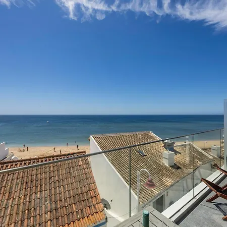 Frontline Seaview * 布德恩斯