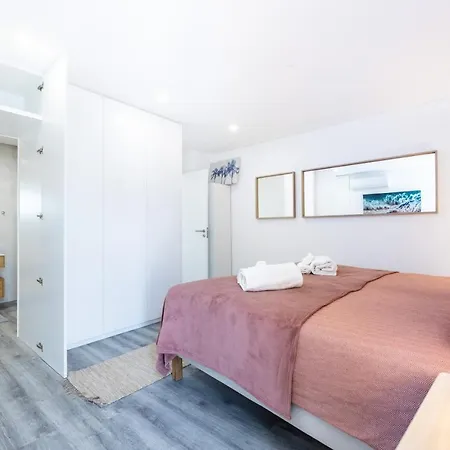 Frontline Seaview * Budens